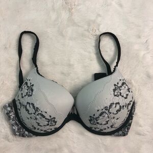 Victoria’s Secret White and Black Lace Push Up Bra 32DDD